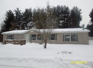 240 White Pine Ln, Croswell, MI 48422