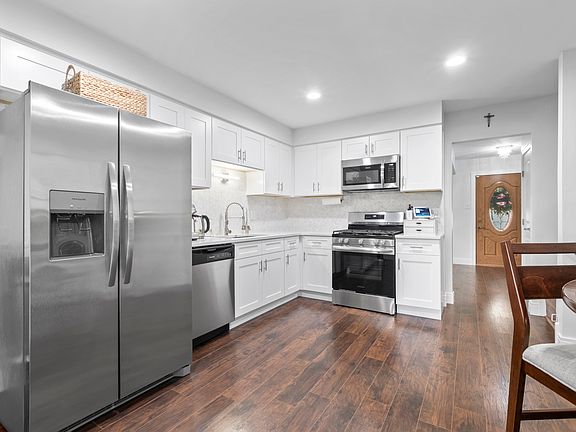 5th image of 16439 Cherry Hill Ave
