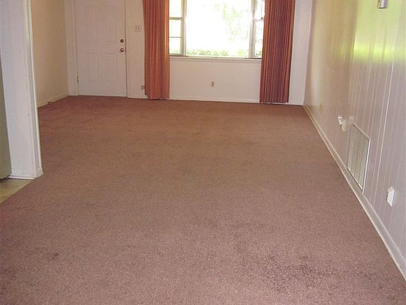 5th image of 106 N Harney St