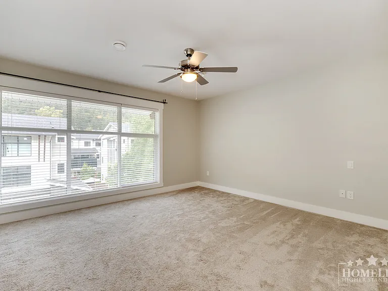 386 Pine Ave #4 — Photo 9
