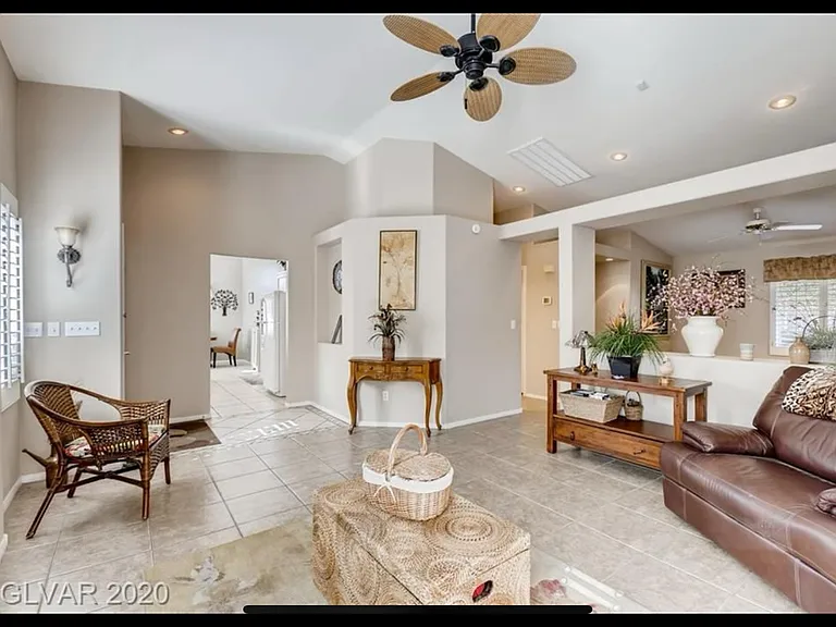 912 Windhook St — Photo 3