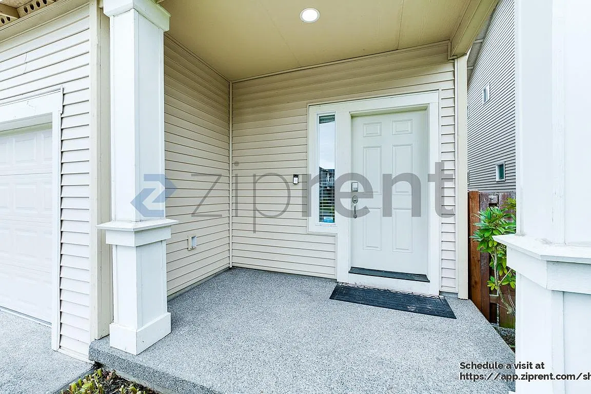 4 bed, 2150 sqft, $3,495 — Photo 3