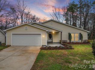 9357 Aylesbury Ln, Mint Hill, NC 28227