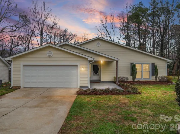 9357 Aylesbury Ln, Mint Hill, NC 28227