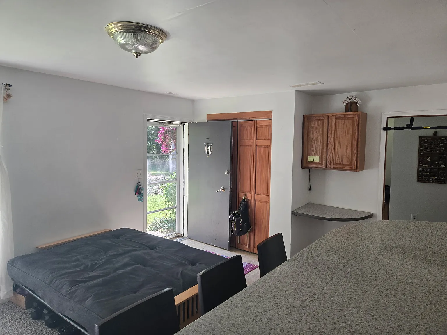 2 bed, 900 sqft, $1,600 — Photo 2