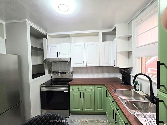4th image of 81 E 11th St