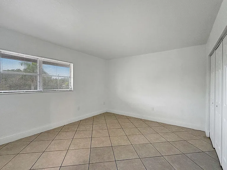 8475 SW 94th St #317E — Photo 9