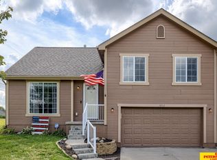 18961 Cinnamon St, Omaha, NE 68135