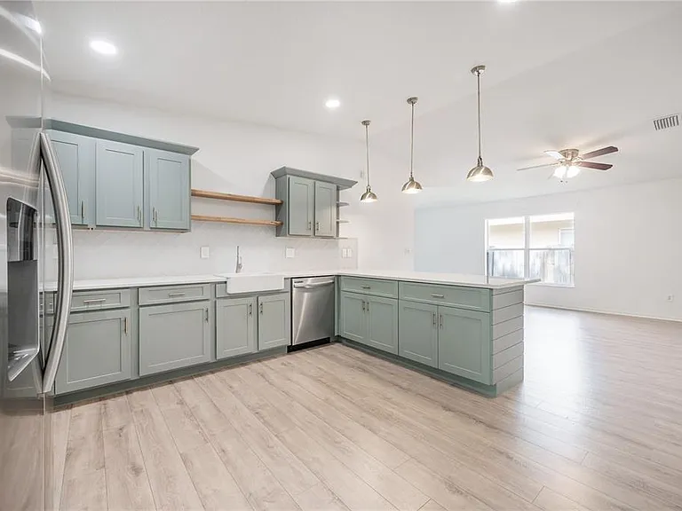 1508 E Jean St — Photo 16