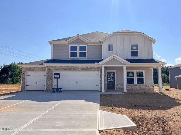 364 Barrow Meadows Dr, Zebulon, NC 27597