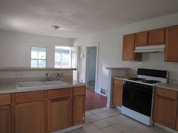 2nd image of 1329 Wagner Ave