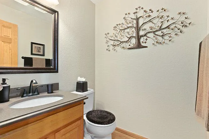 829 Sparrow Hawk Dr — Photo 25