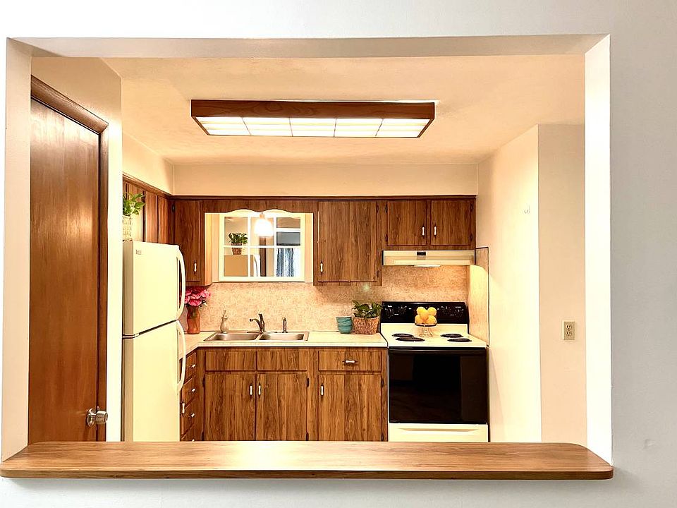 Sight-Lines into Kitchen