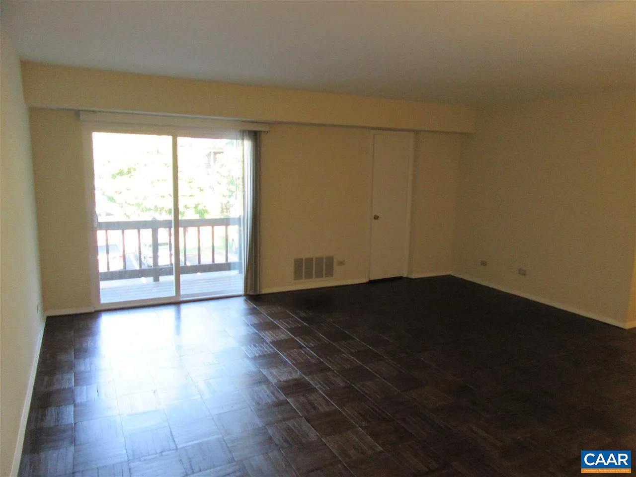 2 bed, 1.0 bath, 918 sqft, $2,100 — Photo 3