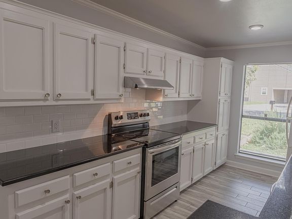 2nd image of 222 Highland Creek Pkwy