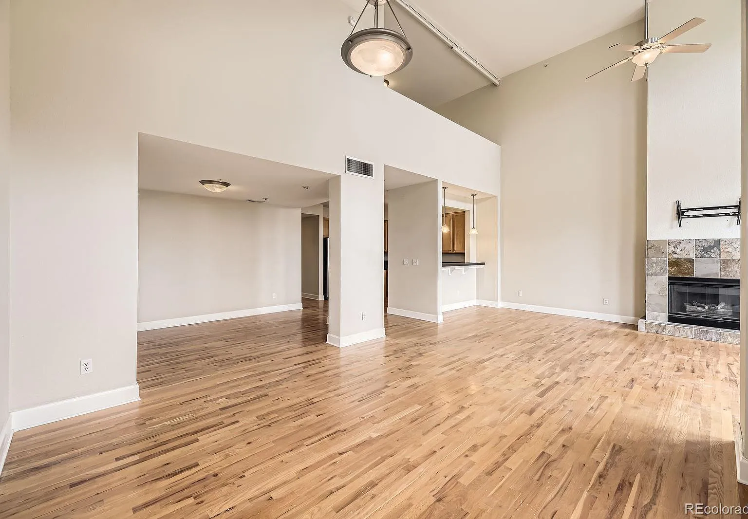 2 bed, 2.0 bath, 1665 sqft, $2,800 — Photo 4