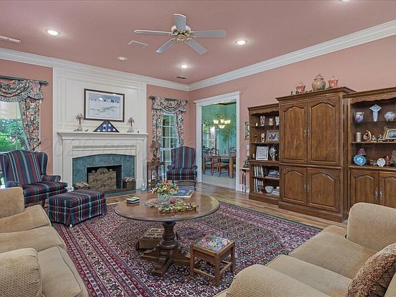 3rd image of 3 Saint Andrews Dr