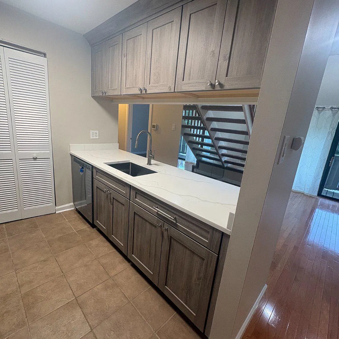 2 bed, 2.0 bath, 996 sqft, $2,500 — Photo 3