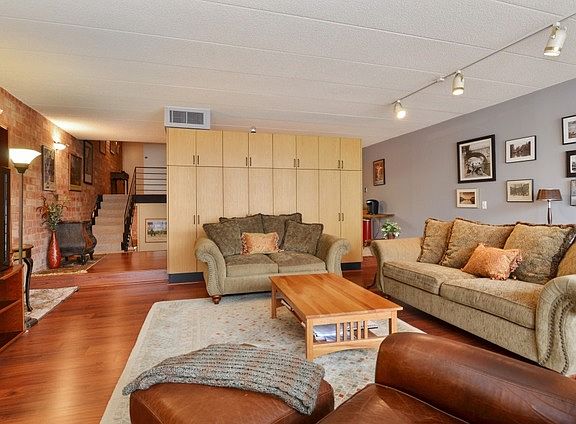 4th image of 630 Vernon Ave APT 4