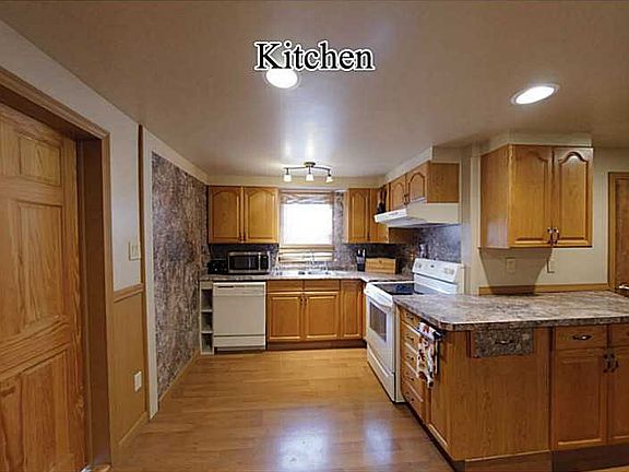 3rd image of 264 Larch St