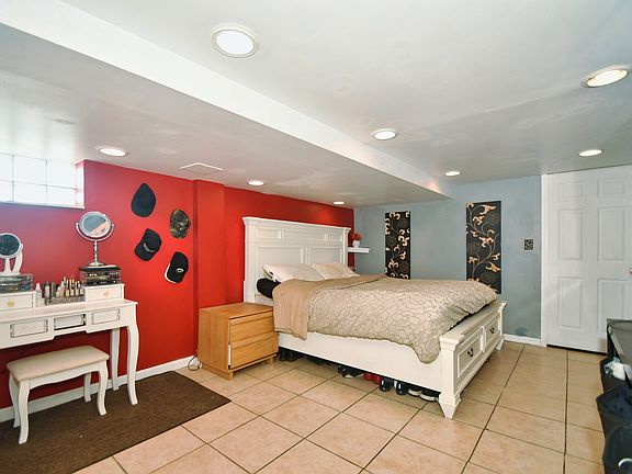 4th image of 7912 Saint Claire Ln