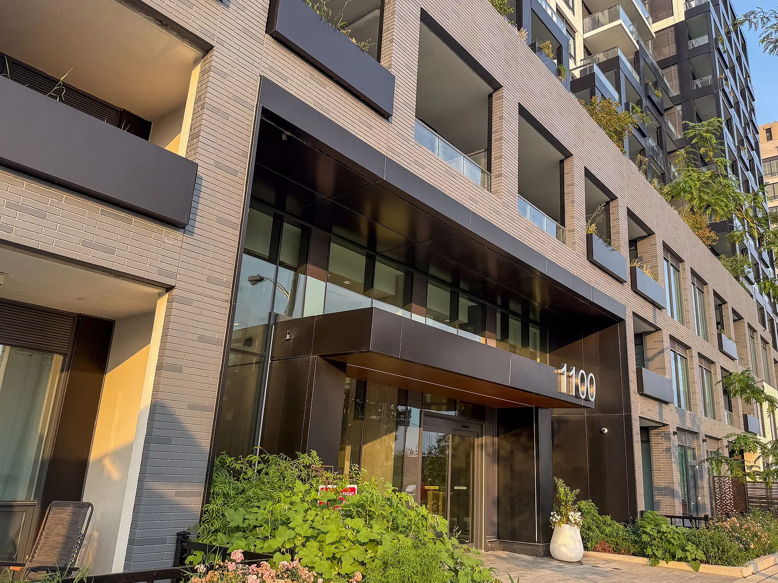 2 bed, $2,550 — Photo 1