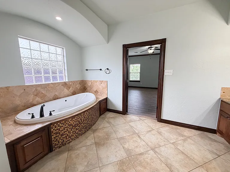 2608 SW 69th St — Photo 30