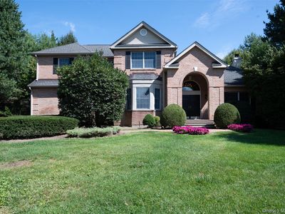 12 Dupont Court, Dix Hills, NY, 11746