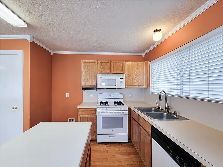 9607 Farrell Dr — Photo 17