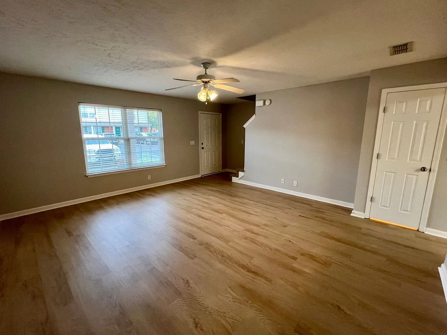 2 Bed/2.5 Bath Townhome in Barfield Commons *Great Central Location* — Photo 4