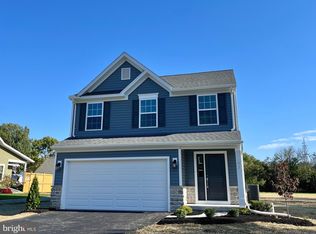 37 S Oak St, Manheim, PA 17545