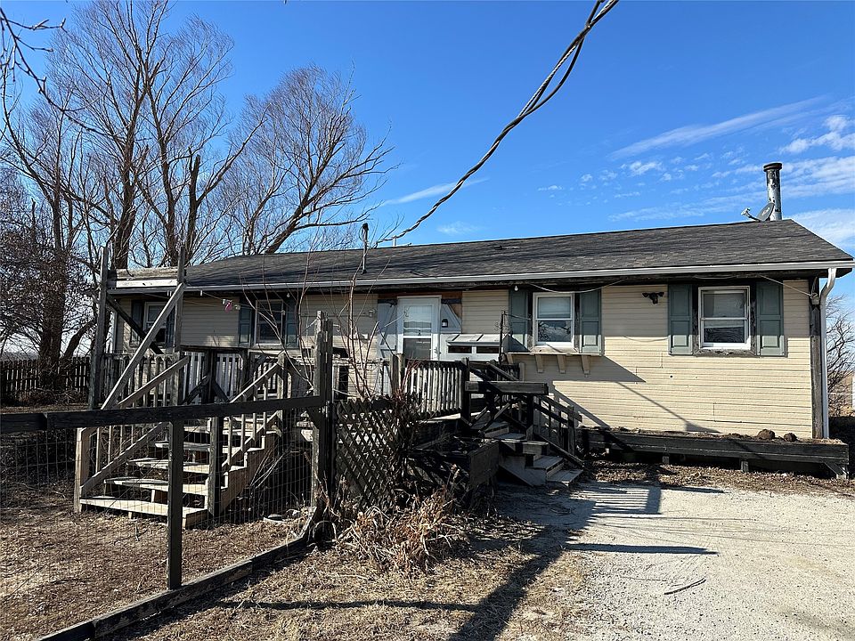 1st image of 2817 Carver Rd