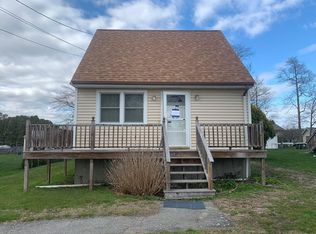 52 River Rd, Somerset, MA 02725