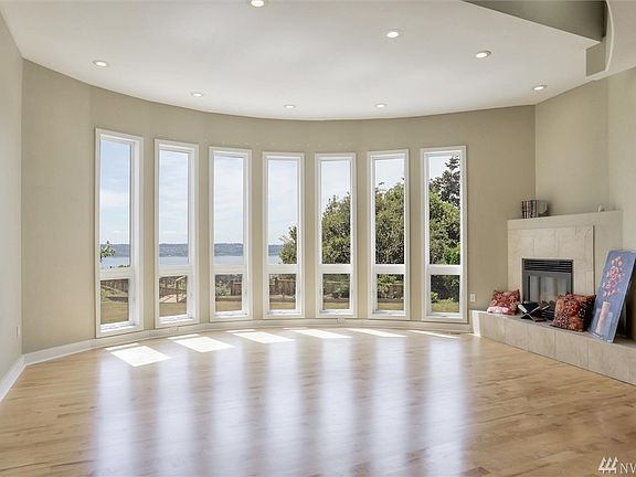 4th image of 5909 Scenic Dr NE