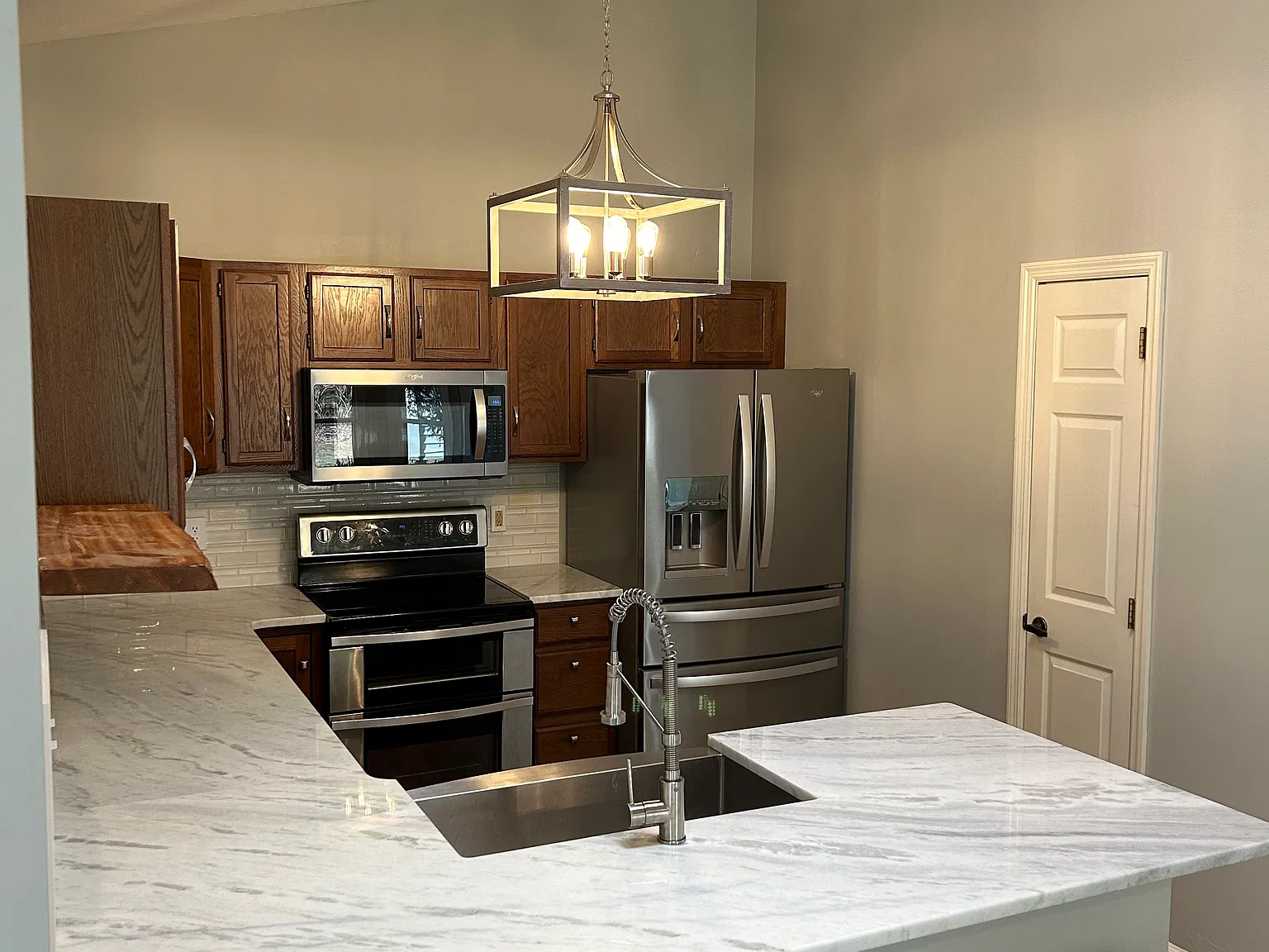 2 bed, 1120 sqft, $1,700 — Photo 2