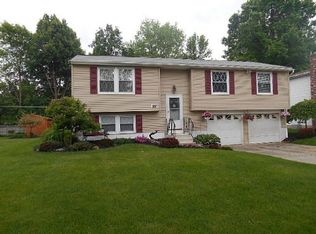 127 Altair Dr, Getzville, NY 14068