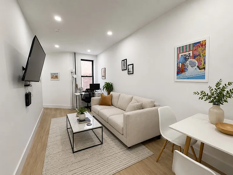 586 Lincoln Pl #3R — Photo 1