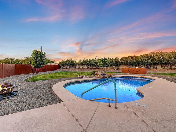 3rd image of 10914 W CAMPANA Drive