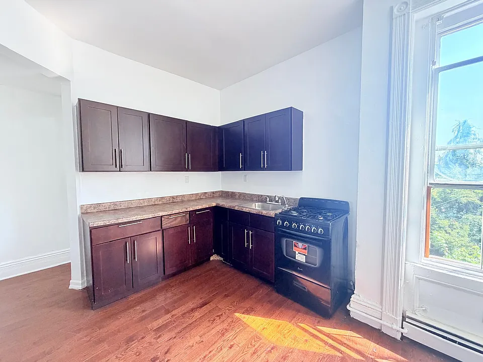 676 Ocean Ave #2E