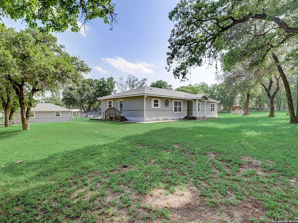 1st image of 285 OAK HOLLOW DR