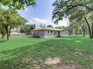 285 Oak Hollow Dr, La Vernia, TX 78121