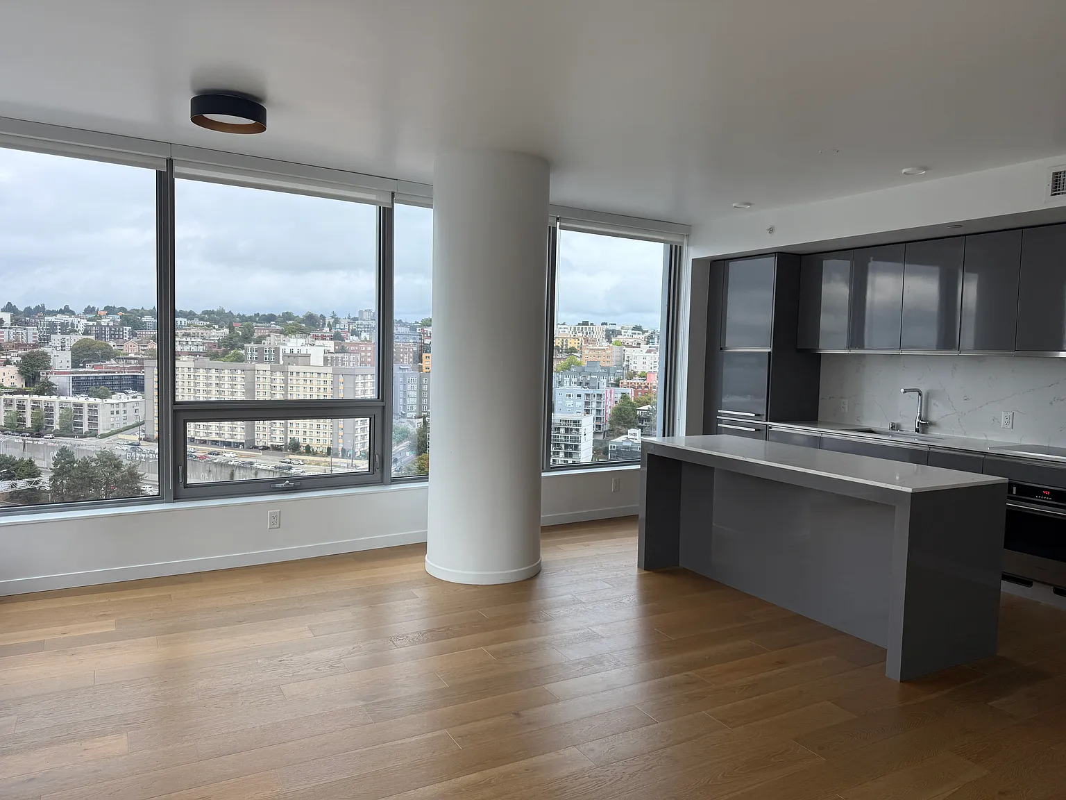 2 bed, 1108 sqft, $4,200 — Photo 2