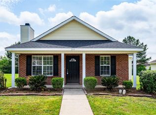 205 Chadwyck Cir, Bonaire, GA