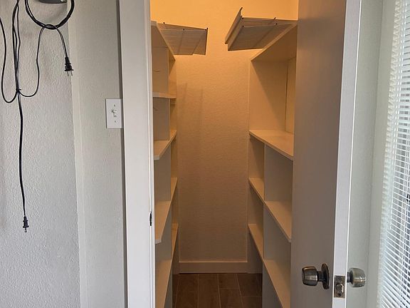 3rd image of 3919 Fairmont Pkwy APT 169
