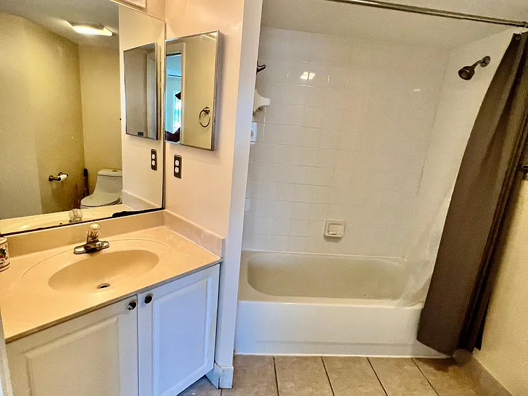 400 Crestwood Ct N #407 — Photo 16