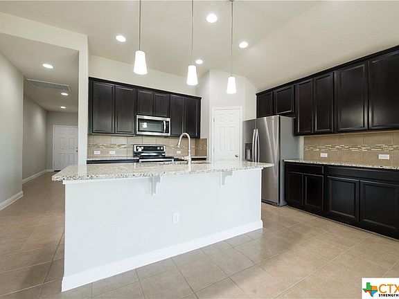 4th image of 3202 Green Meadow Dr