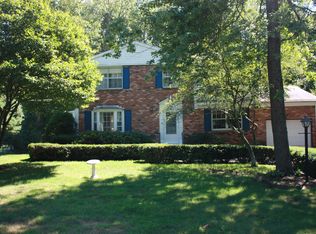 27 Acorn Ave, Clifton Park, NY