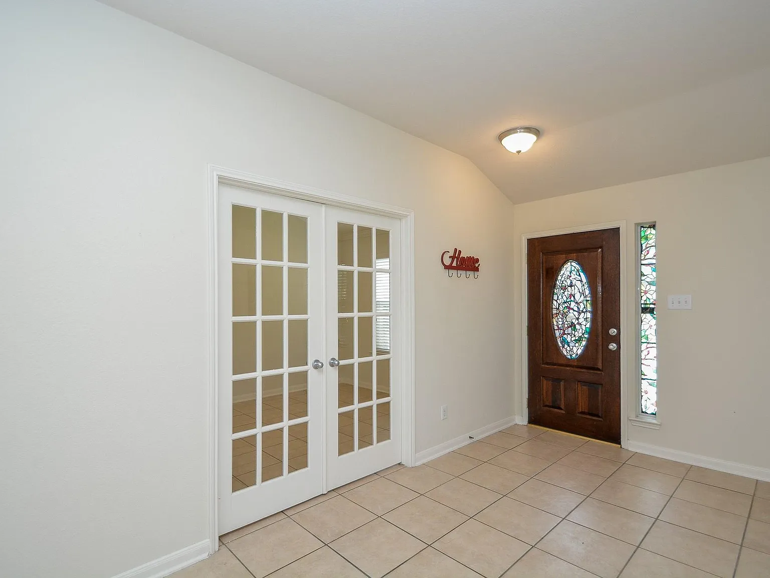 3 bed, 2.0 bath, 2062 sqft, $2,000 — Photo 3
