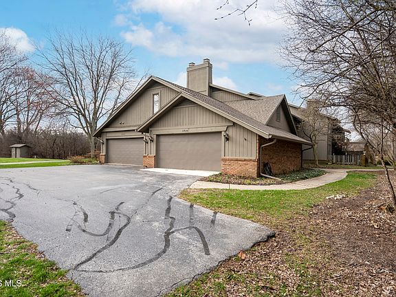 4th image of 29644 E River Rd