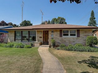 1816 80th St, Kenosha, WI 53143